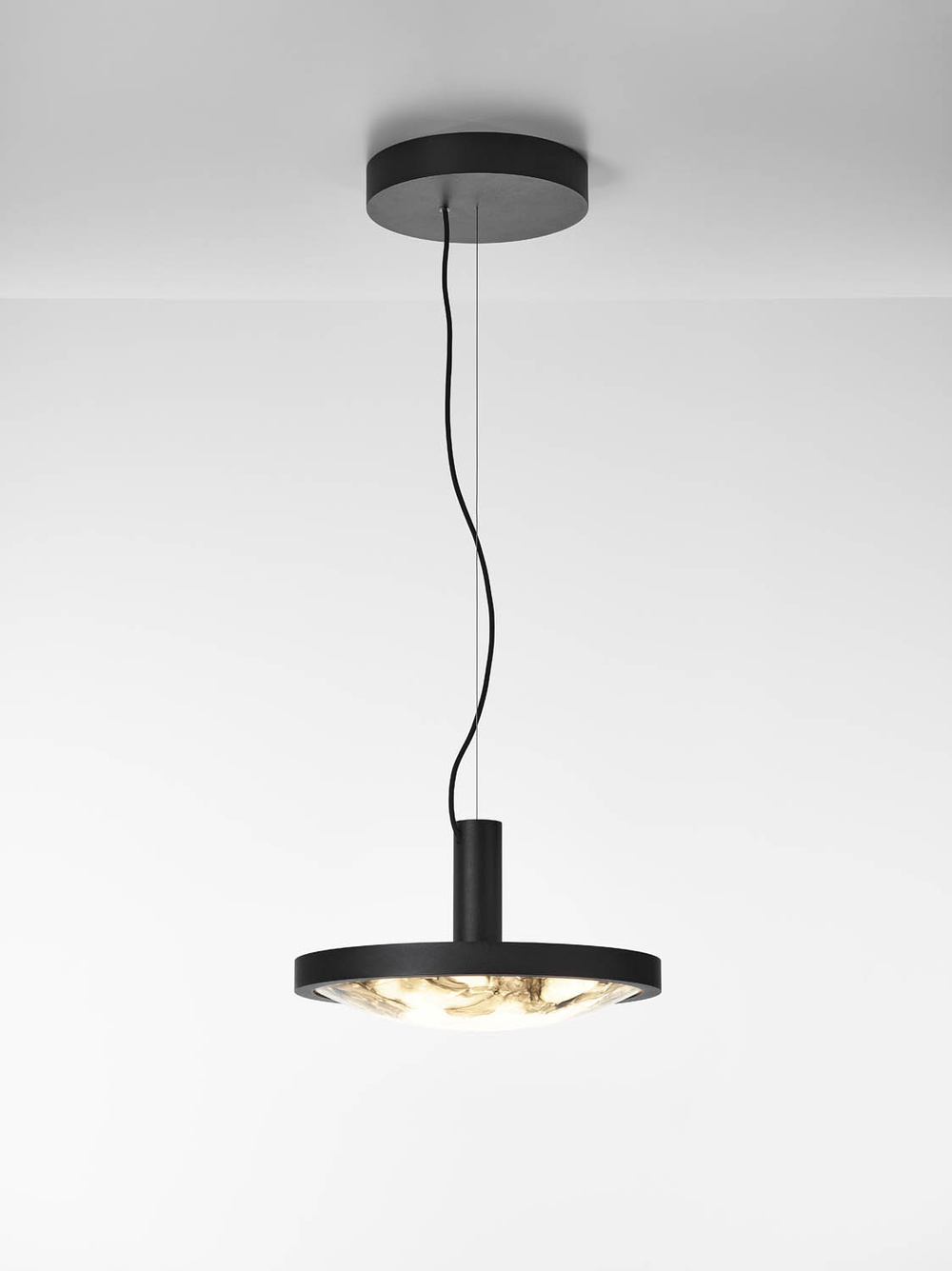 Brokis :: Lampa Wisząca Convex śr. 42,6 cm transparentna czarna