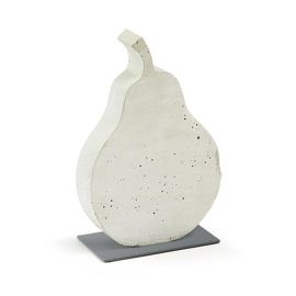 Z ekspozycji -  Betonowa figurka gruszka 20x30 cm biała