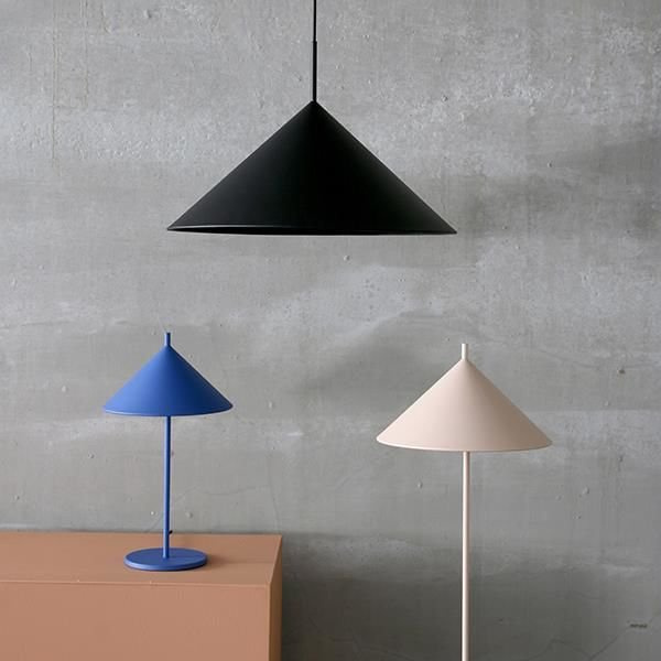 HK Living :: Lampa stołowa metalowa Triangle czarna