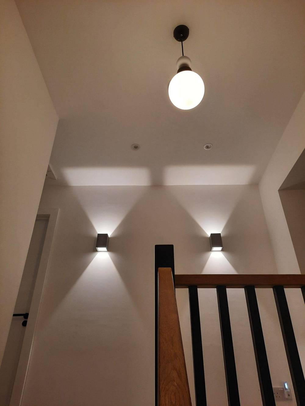 LOFTLIGHT :: Lampa wisząca Bola Bola czarno-biała wys. 36